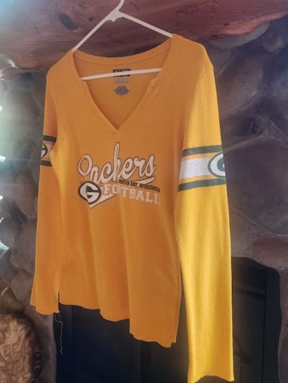 Official NFL Team Green Bay Packers Softball V-Neck | Gold | Like New | Size S - Picture 5 of 5